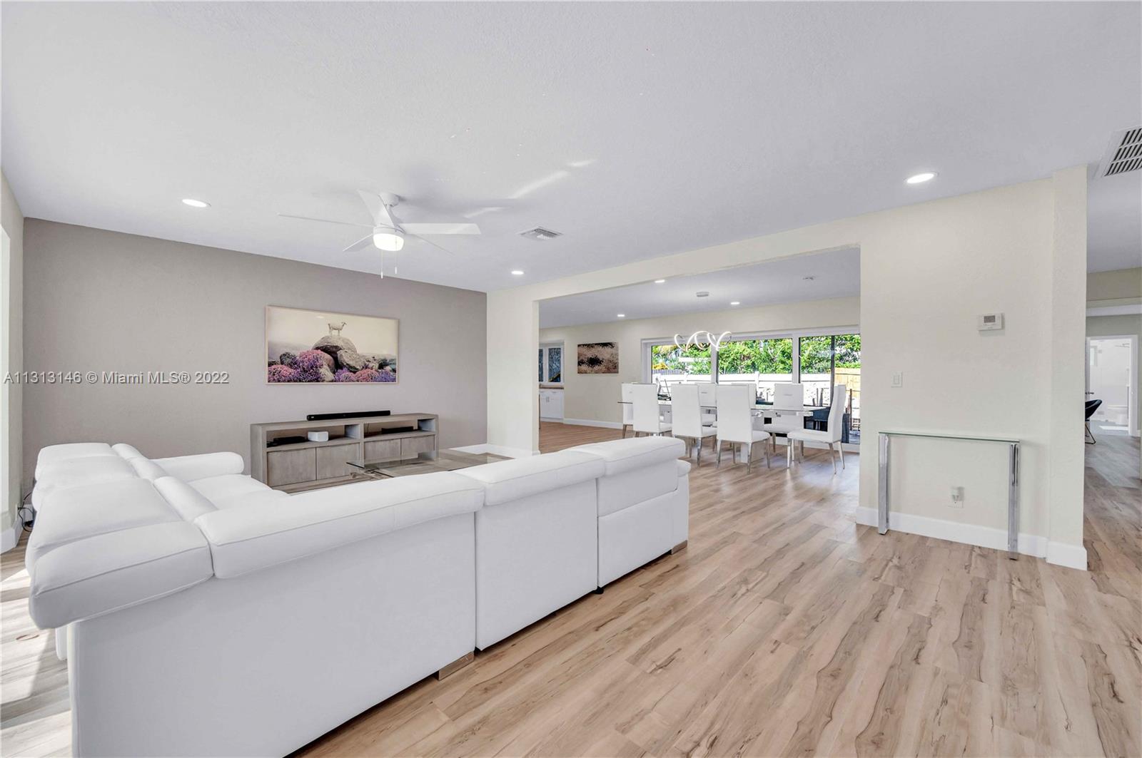 4901 West Park Road Hollywood, FL 33021 - Photo 8 of 28