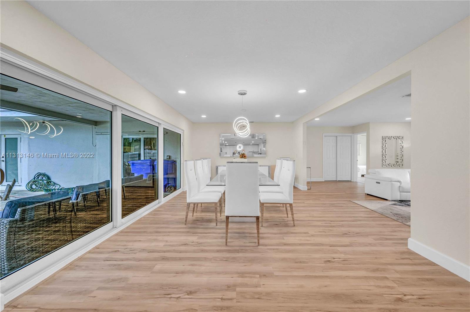 4901 West Park Road Hollywood, FL 33021 - Photo 10 of 28