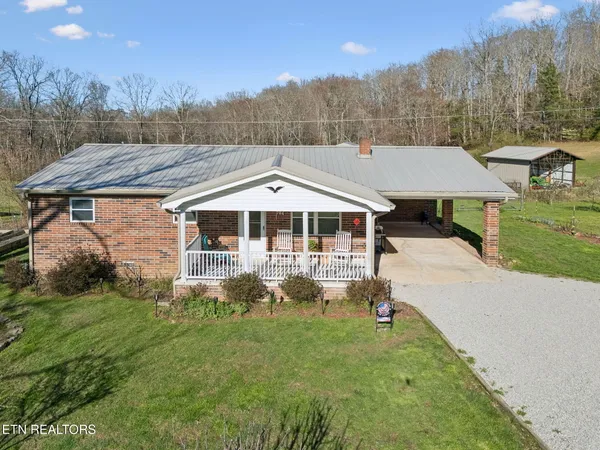 $360,000 | 704 Pea Ridge Road, Sunbright, TN 37872