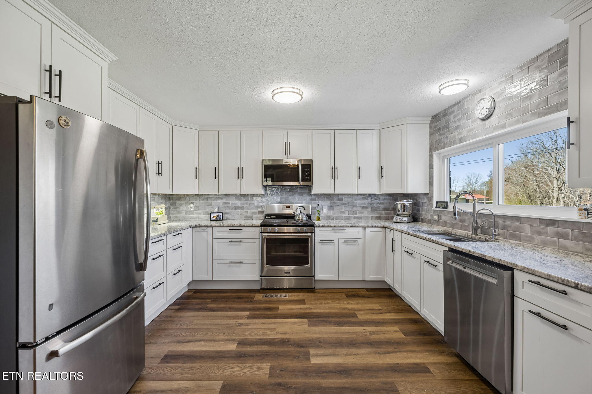 704 Pea Ridge Road Sunbright, TN 37872 - Photo 3 of 54 22-704 Pea Ridge Rd - 022