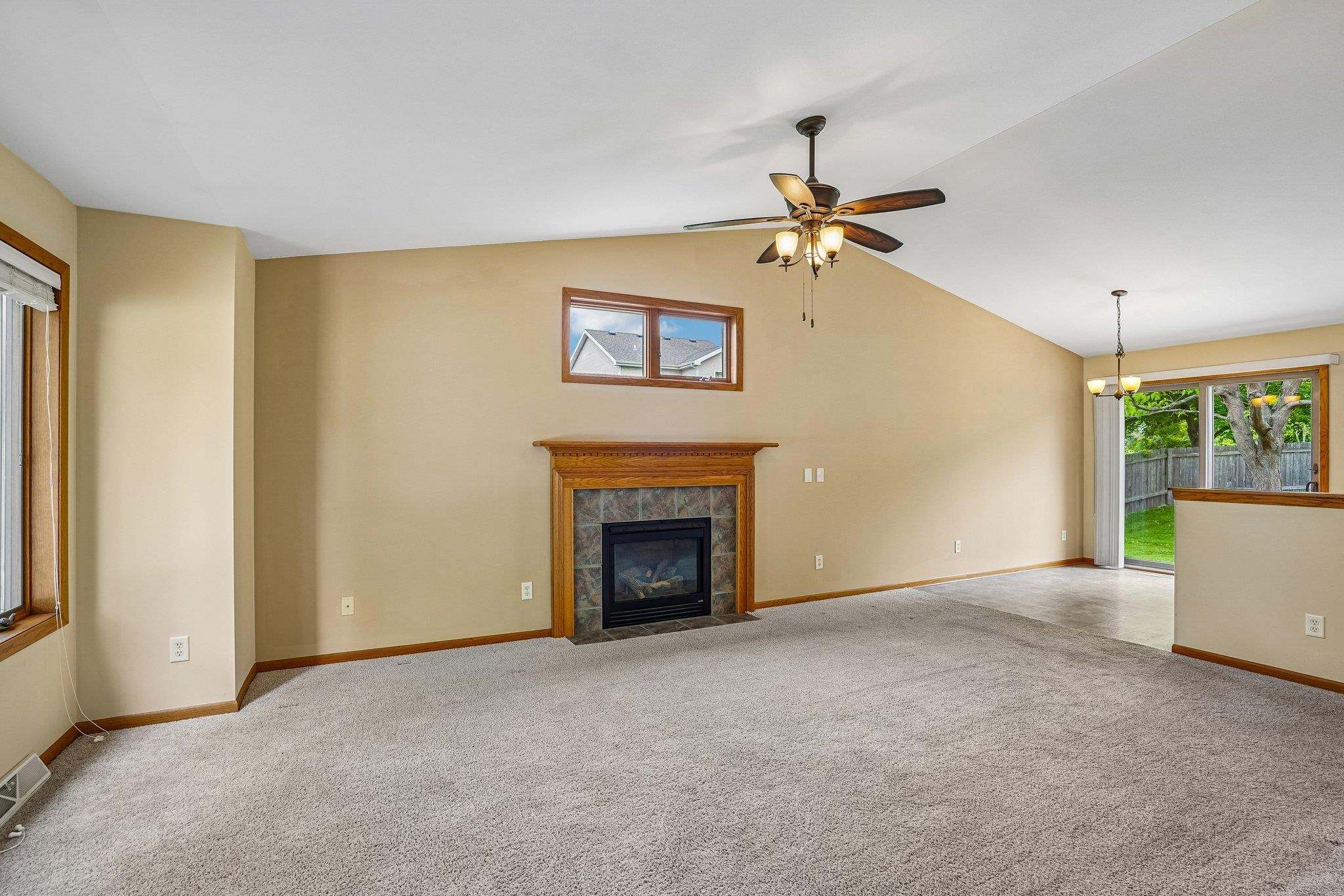 7526 Crawling Stone Road Madison, WI 53719 - Photo 5 of 44