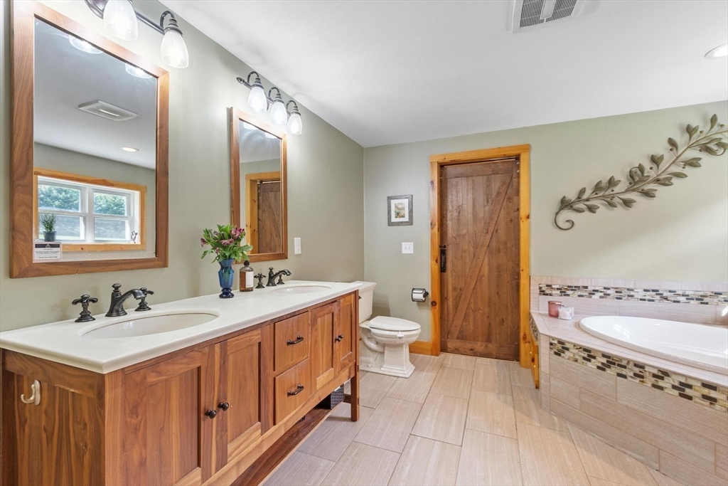 361 Mulpus Road Lunenburg, MA 01462 - Photo 15 of 42