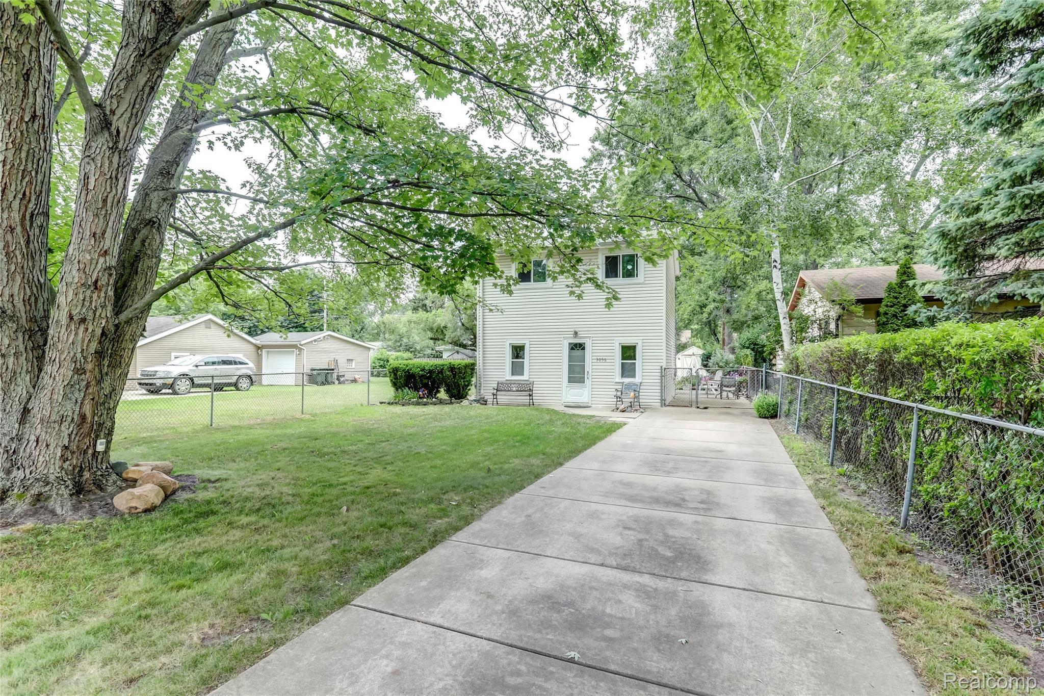 3056 Melvin Avenue Rochester, MI 48307 - Photo 1 of 22 3056 Melvin Avenue, Rochester Hills, MI-1-FULL.jpg