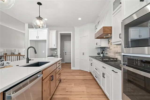 $669,950 | 25104 West 141st Terrace, Olathe, KS 66061