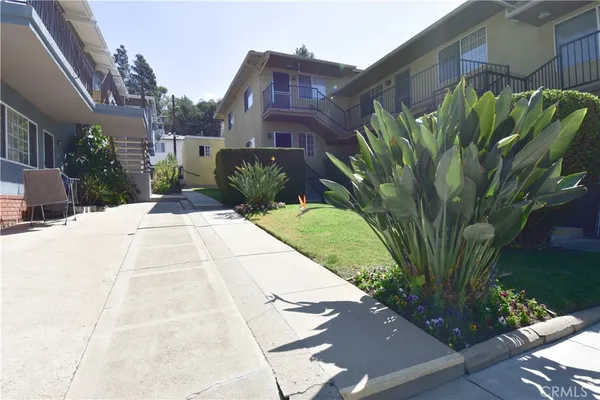 $2,800 | 1570 North Verdugo Road, Unit B, Glendale, CA 91208