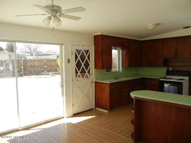 655 East Post Road Benson, AZ 85602 - Photo 7 of 22