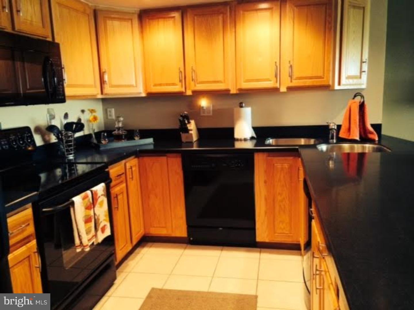 2001 Hamilton Street, Unit 925 Philadelphia, PA 19130 - Photo 7 of 25 Gallery Image 7