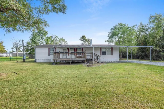 $129,900 | 986 Hollyvale Drive, Lake Charles, LA 70611