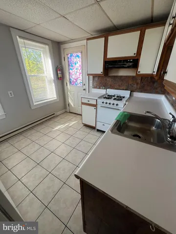 $1,000 | 107 North York Street, Unit 3, Pottstown, PA 19464