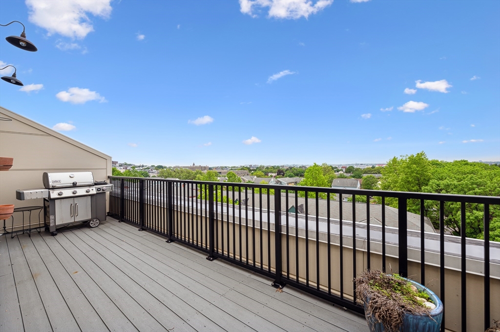 170 West Broadway, Unit 403 Boston, MA 02127 - Photo 18 of 20