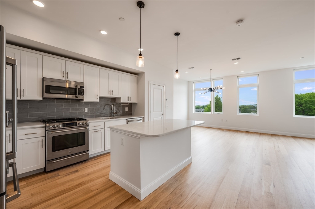 170 West Broadway, Unit 403 Boston, MA 02127 - Photo 6 of 20