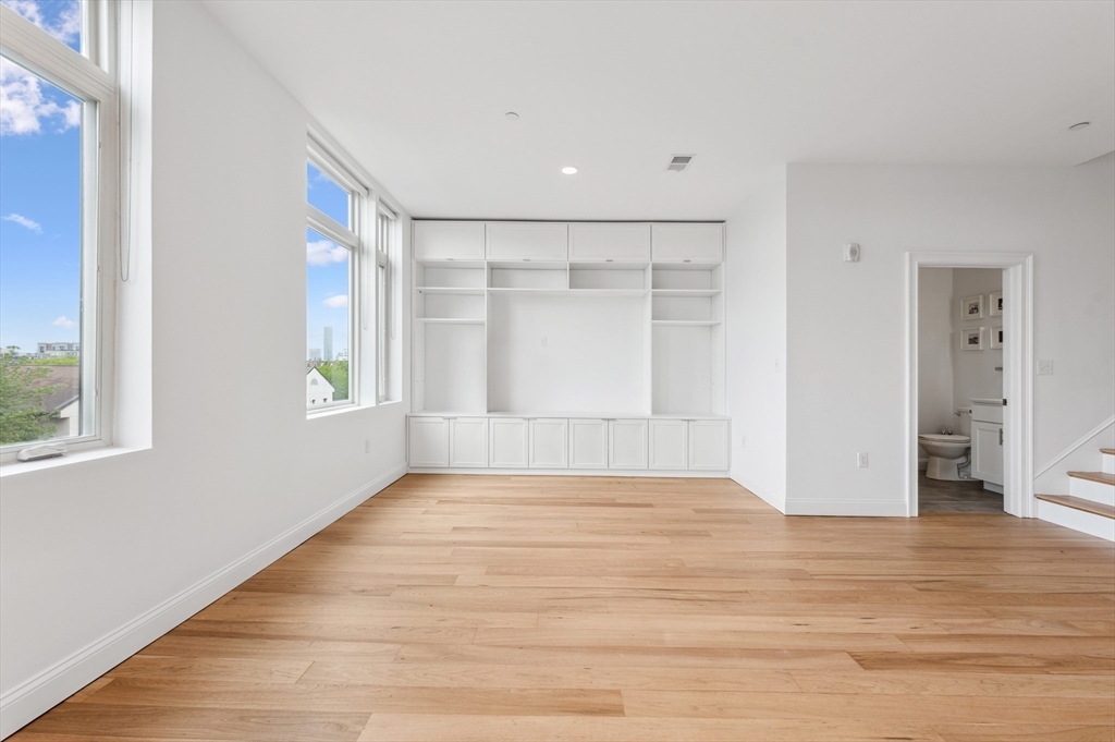 170 West Broadway, Unit 403 Boston, MA 02127 - Photo 8 of 20