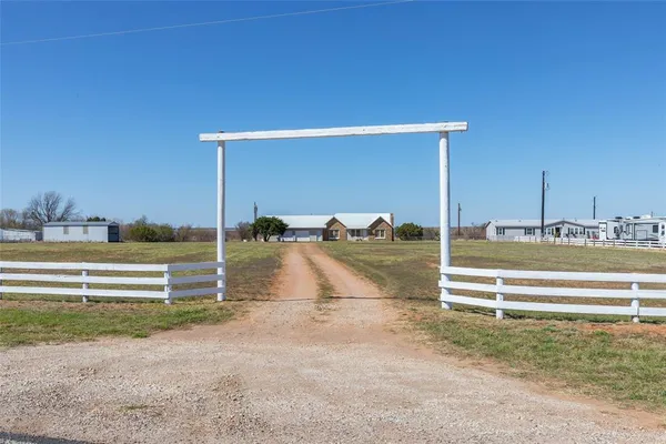 $275,000 | 1450 Farm Road 605, Hawley, TX 79525
