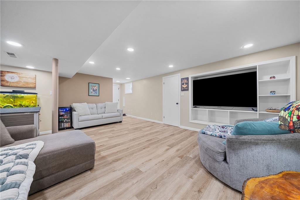 1755 Hallowell Street Pittsburgh, PA 15210 - Photo 13 of 44