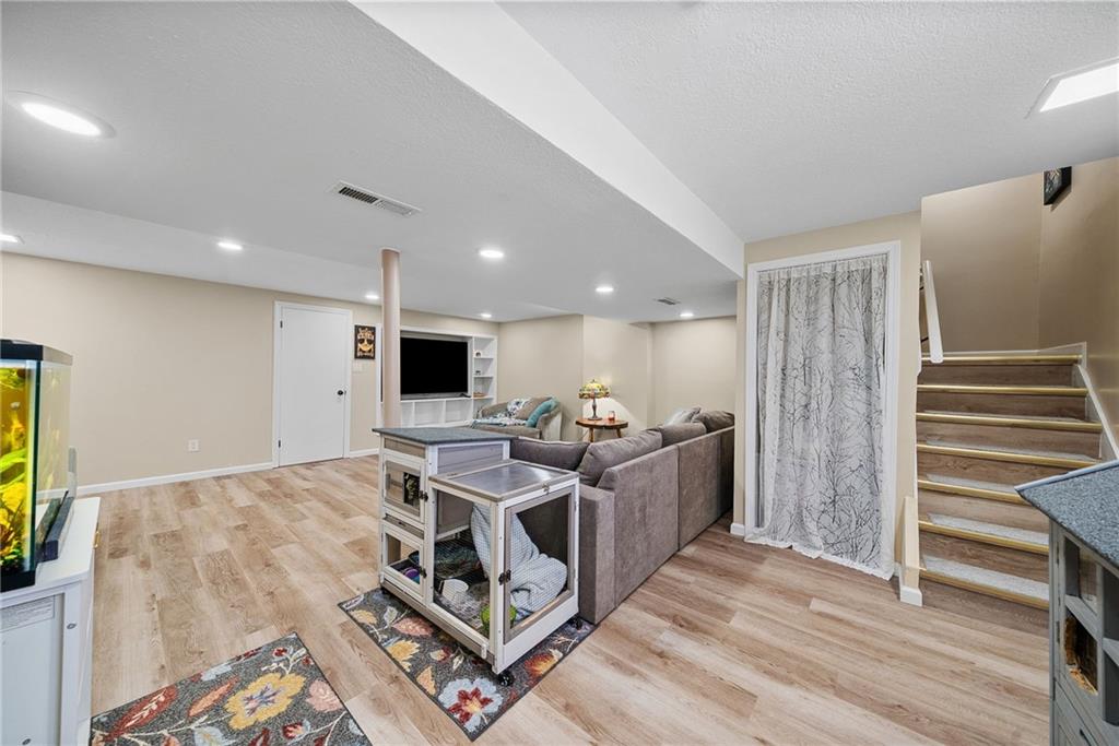 1755 Hallowell Street Pittsburgh, PA 15210 - Photo 15 of 44