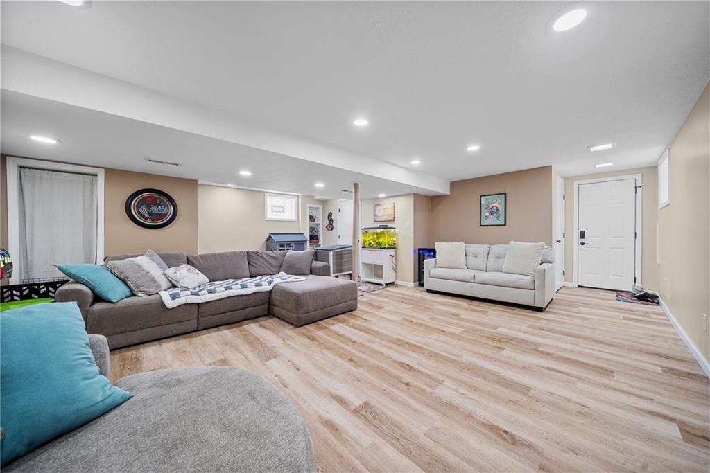 1755 Hallowell Street Pittsburgh, PA 15210 - Photo 16 of 44