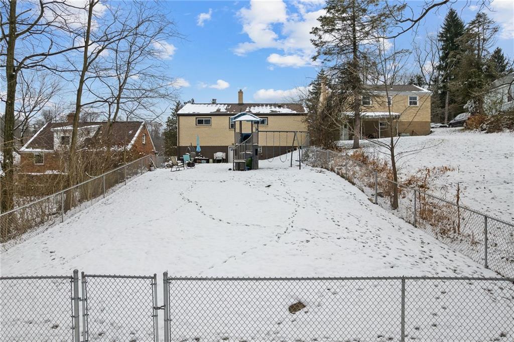 1755 Hallowell Street Pittsburgh, PA 15210 - Photo 37 of 44