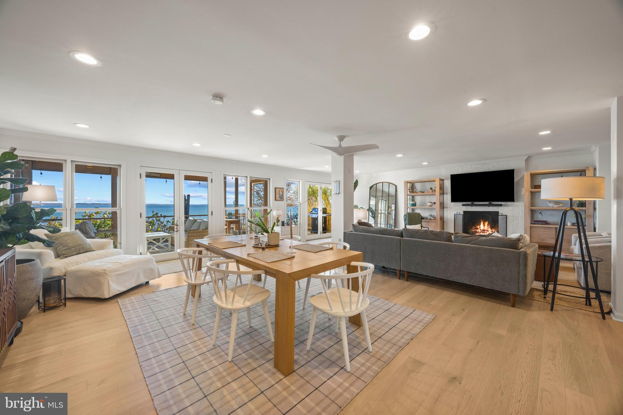 806 Monroe Manor Road Stevensville, MD 21619 - Photo 13 of 41 a living room with furniture and a flat screen tv