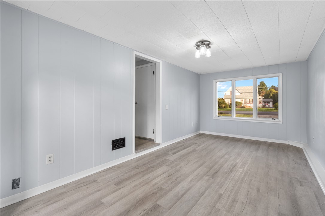 753 Webster Road Webster, NY 14580 - Photo 16 of 31