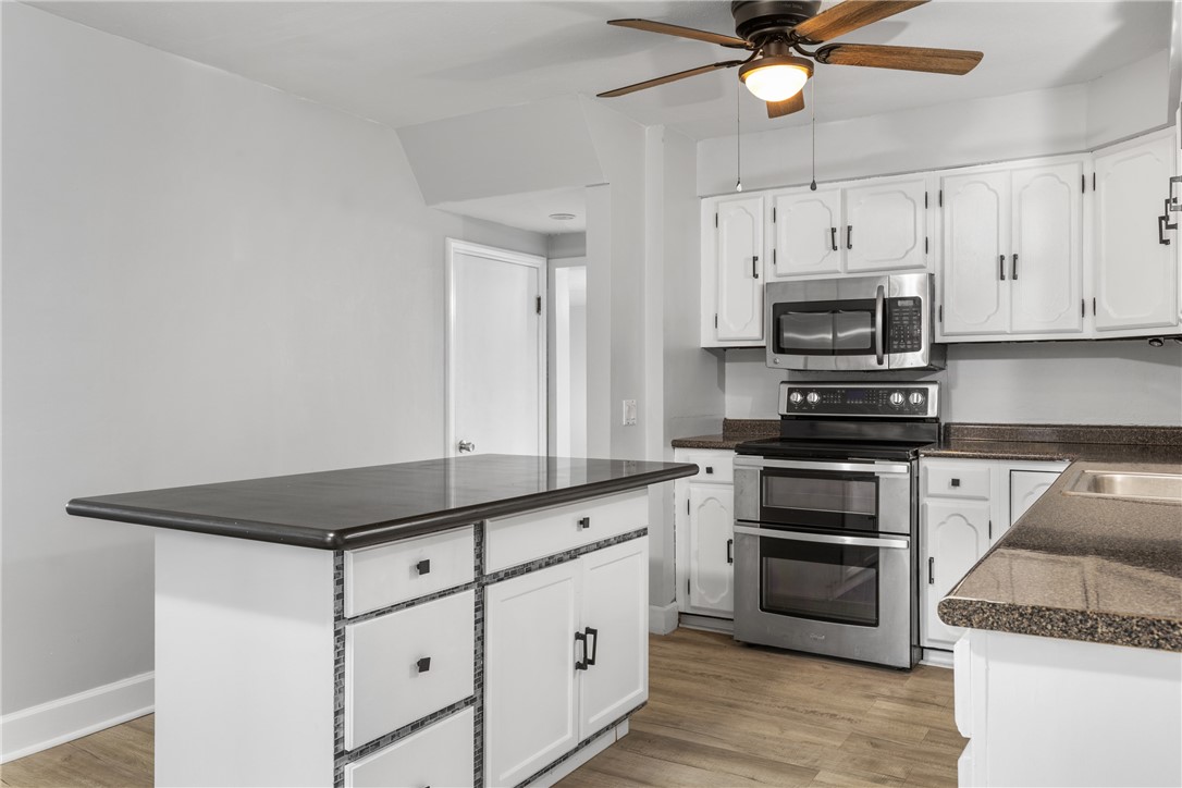 753 Webster Road Webster, NY 14580 - Photo 9 of 31 Stainless appliances included