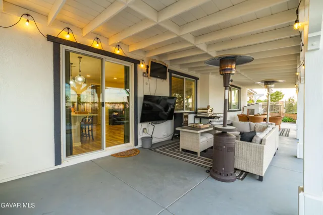 $999,900 | 7005 Hartford Lane, Palmdale, CA 93551