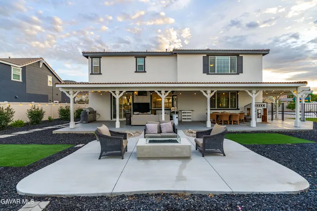 $999,900 | 7005 Hartford Lane, Palmdale, CA 93551