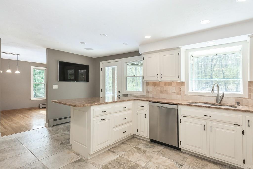 28 Alexander Road Hopkinton, MA 01748 - Photo 5 of 37 Gallery Image 5