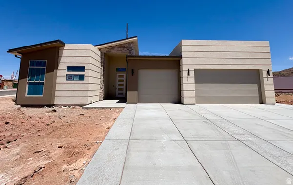 $689,000 | 308 North 2805 West, Unit 408, Hurricane, UT 84737