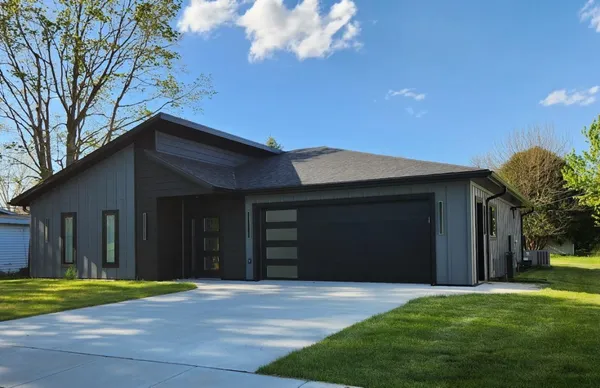 $389,000 | 460 West 1st Street, Richland Center, WI 53581