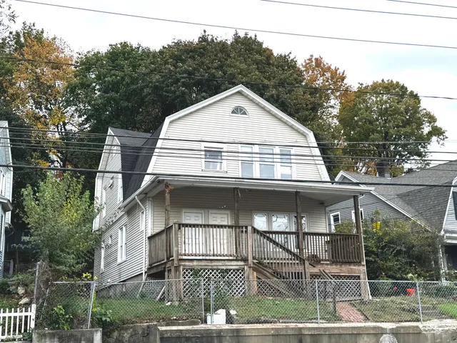 $325,900 | 140 Meriden Road, Waterbury, CT 06705