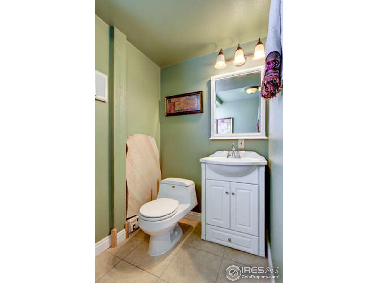 917 East Prospect Road Fort Collins, CO 80525 - Photo 27 of 40 Powder Room