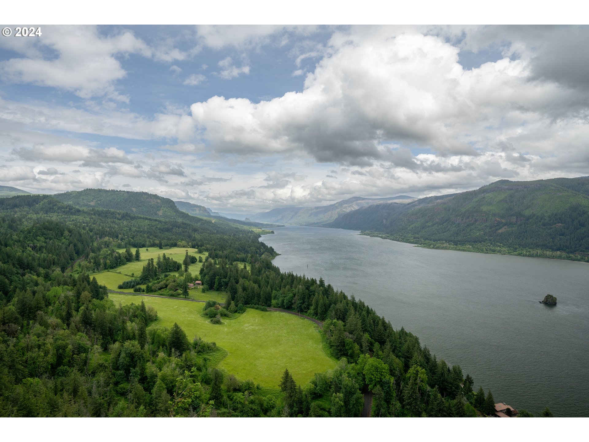 2162 Duncan Creek Road Stevenson, WA 98648 - Photo 38 of 38 a view of an outdoor space and mountain view