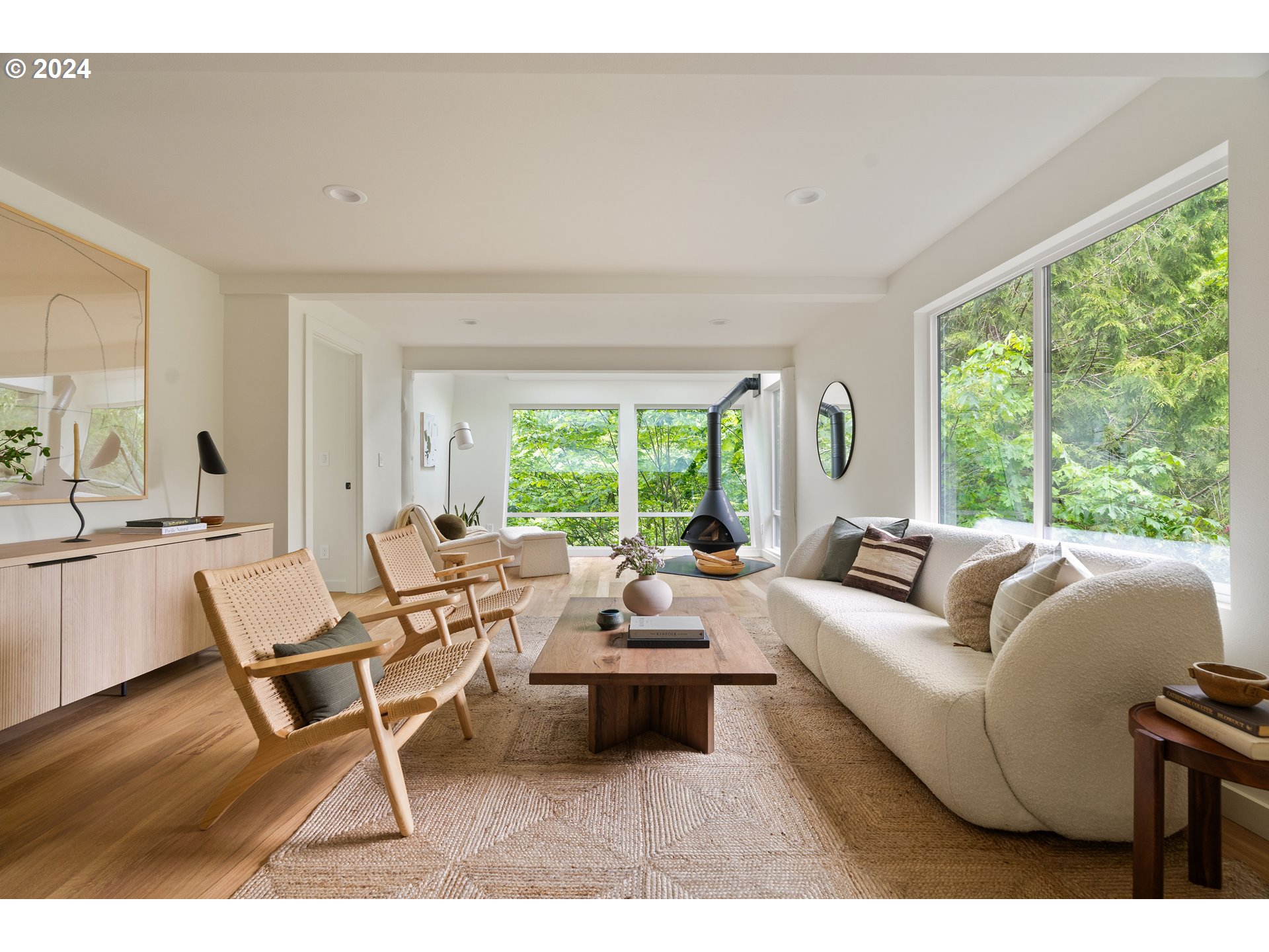 2162 Duncan Creek Road Stevenson, WA 98648 - Photo 4 of 38 a living room with furniture and a large window