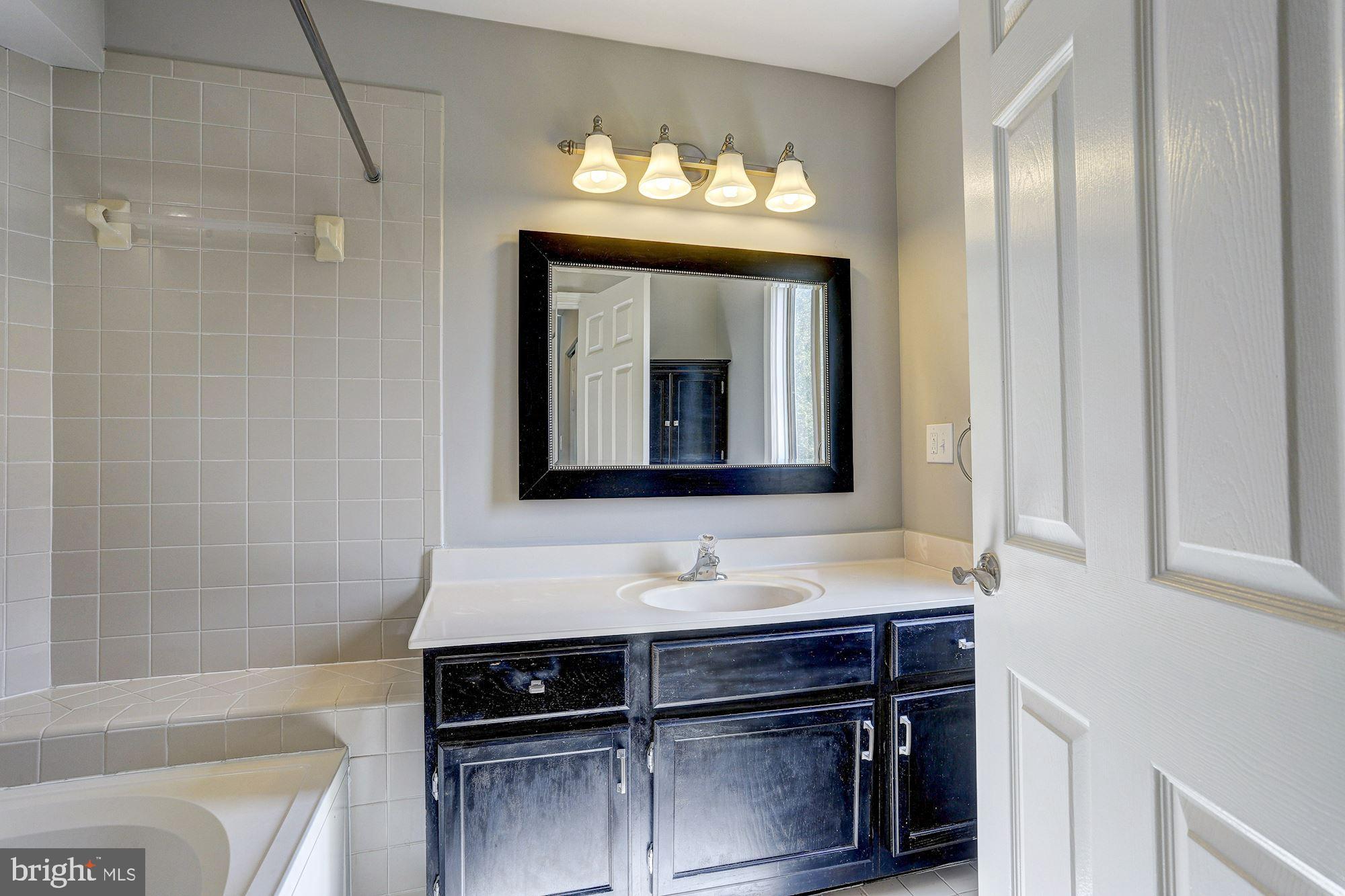 5233 Columbia Road, Unit 567 Columbia, MD 21044 - Photo 20 of 55 Primary Bath