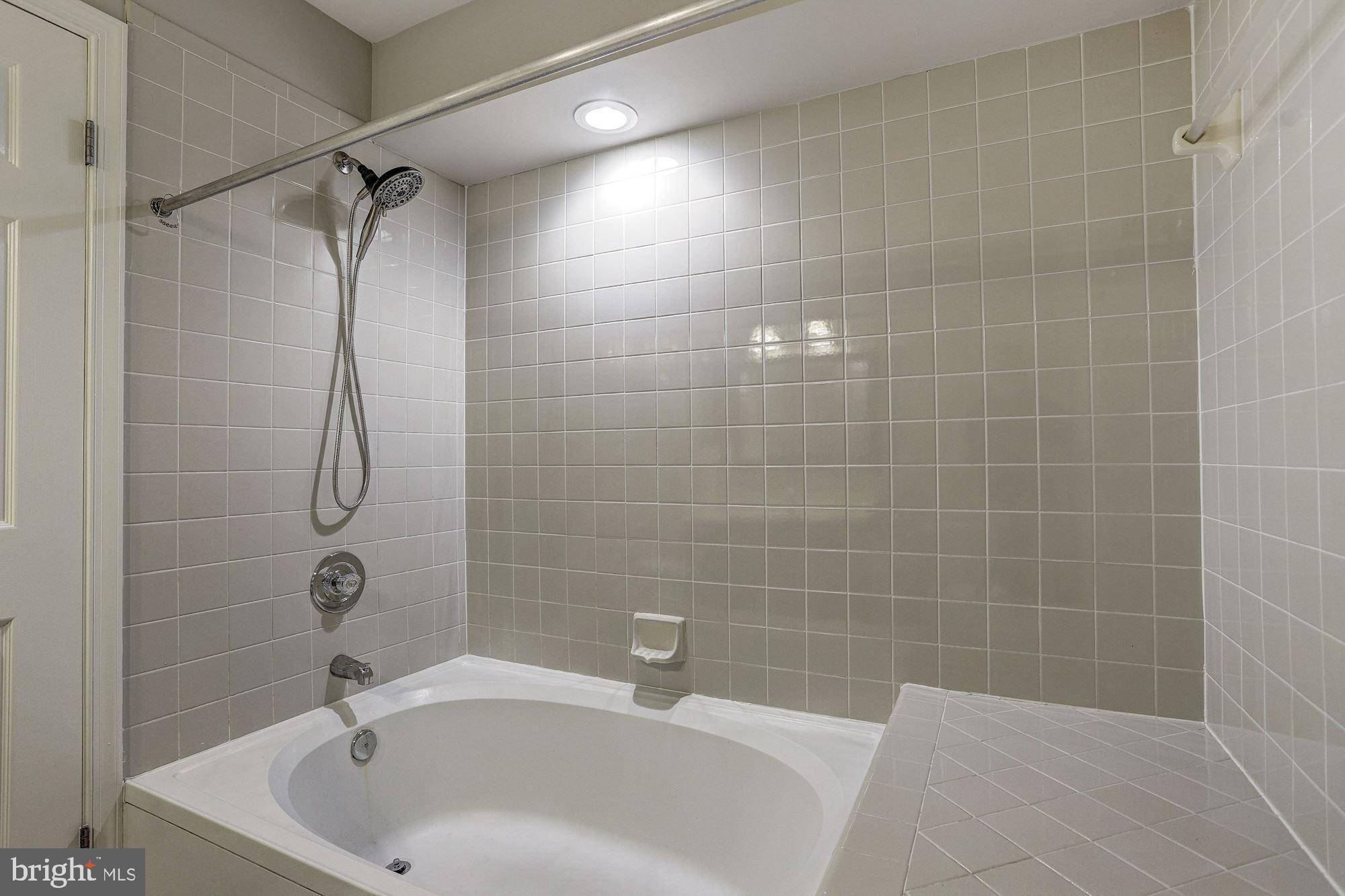 5233 Columbia Road, Unit 567 Columbia, MD 21044 - Photo 25 of 55 Hall Bath