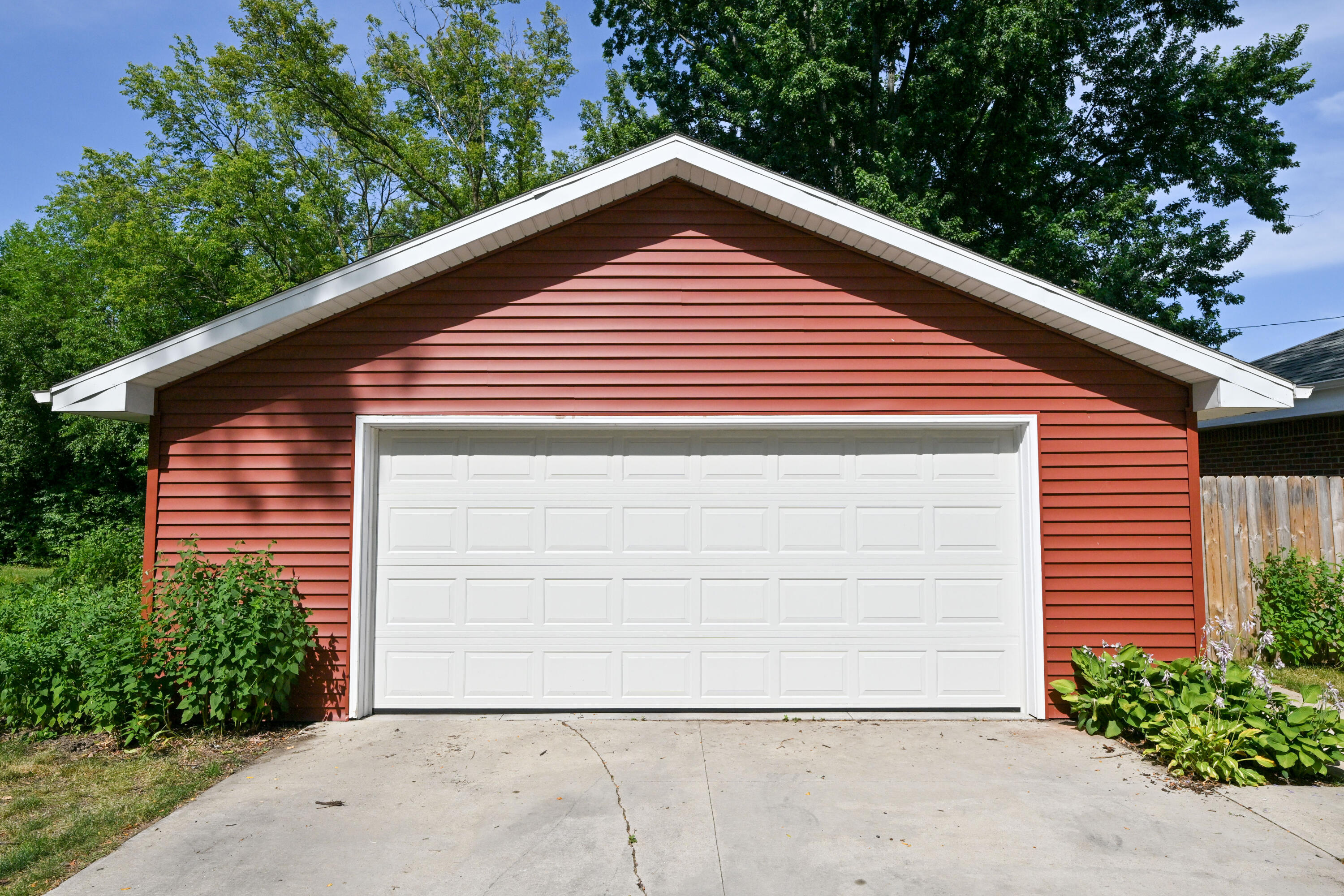 8001 West Cold Spring Road Greenfield, WI 53220 - Photo 23 of 24 Large 2.5+