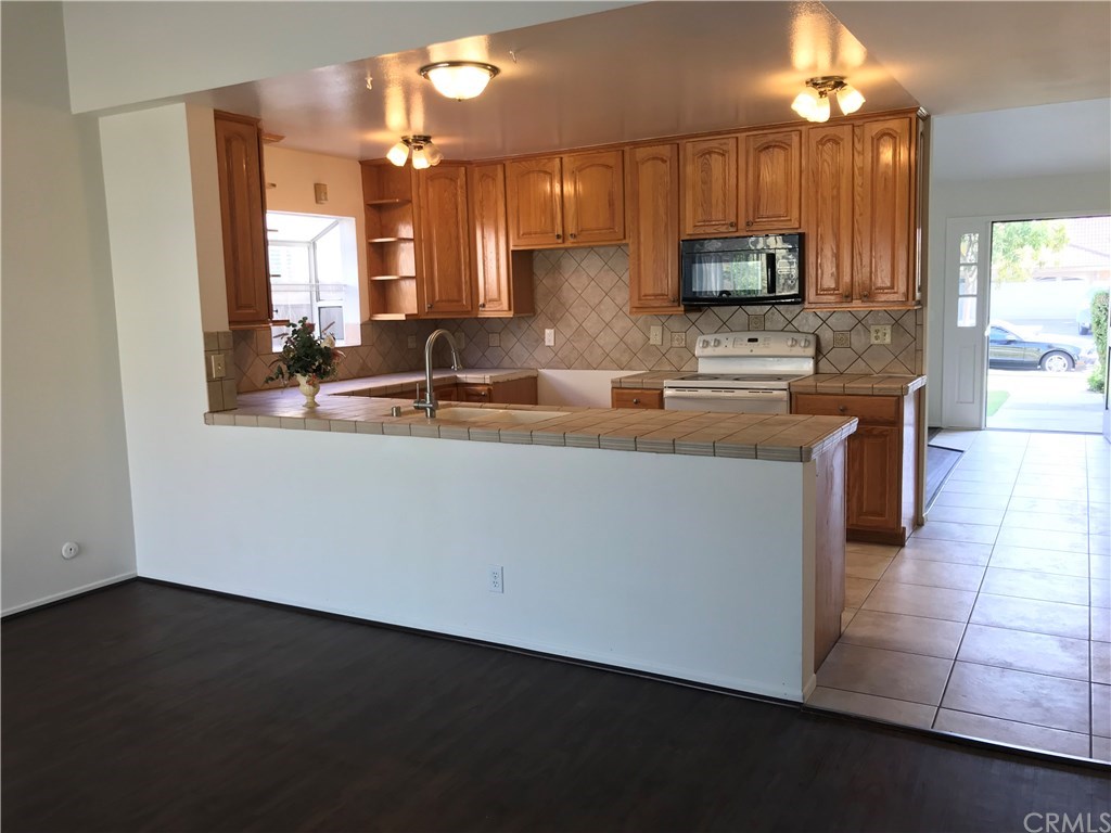 14671 Comet Street Irvine, CA 92604 - Photo 6 of 23