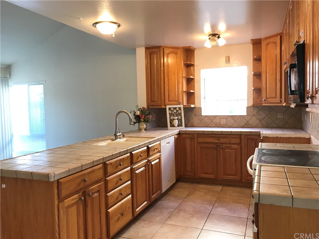 14671 Comet Street Irvine, CA 92604 - Photo 9 of 23