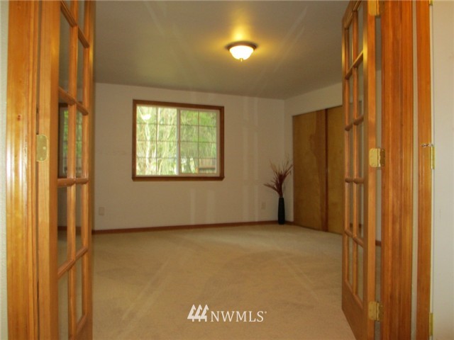 14010 Sidney Road Southwest Port Orchard, WA 98367 - Photo 5 of 14 Gallery Image 5