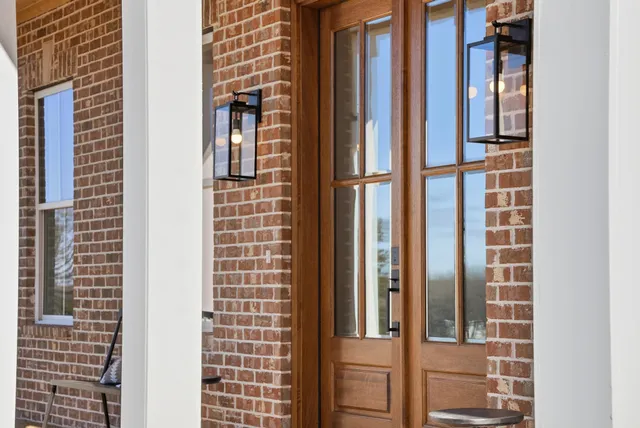 a view of entryway with chandelier