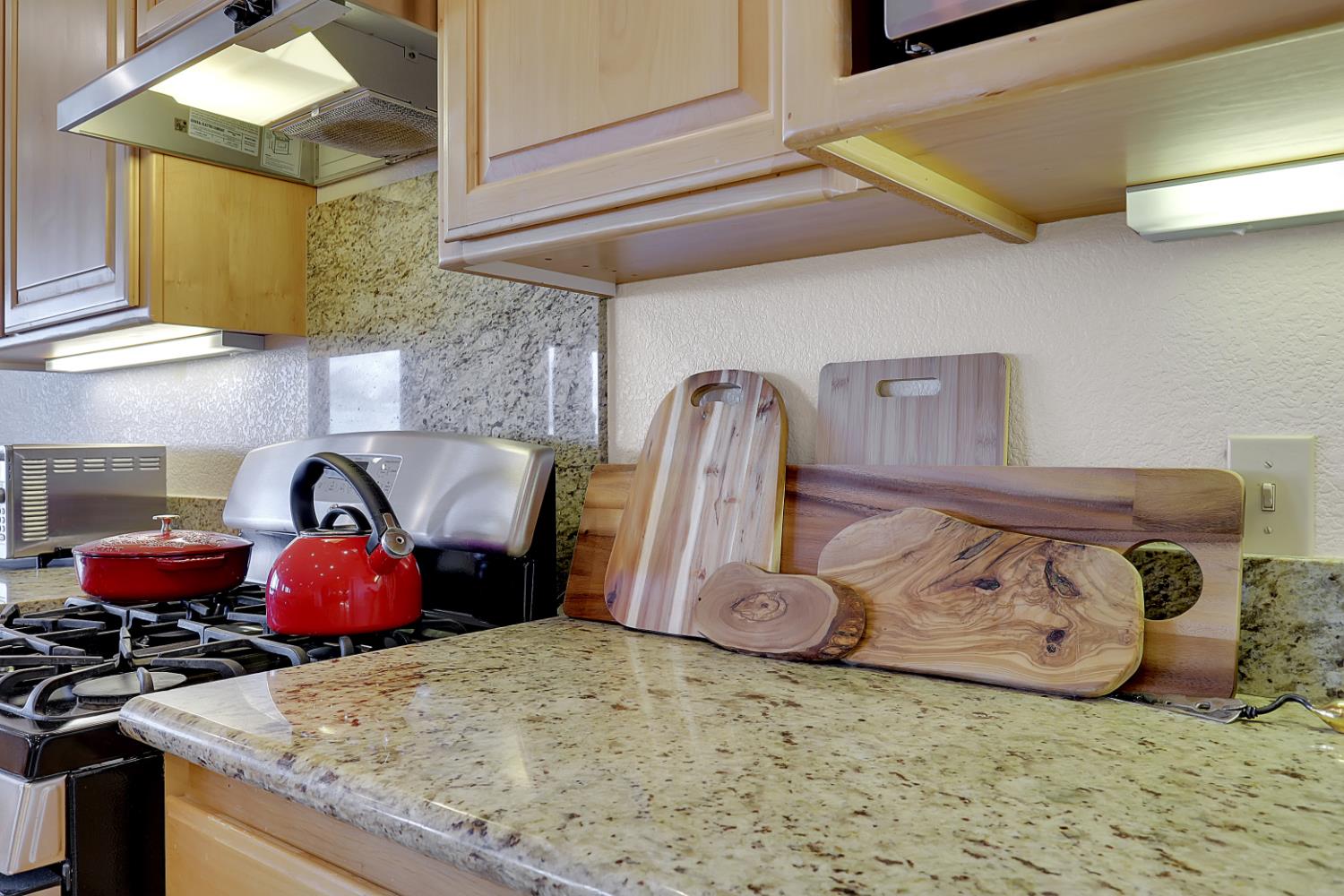 13680 Jessica Way Browns Valley, CA 95918 - Photo 26 of 73 a close view of dresser