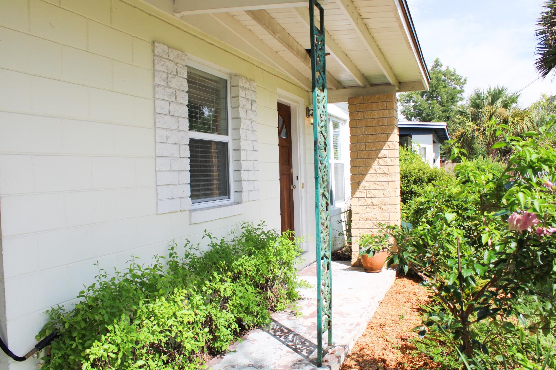 248 Spring Street St. Augustine, FL 32084 - Photo 3 of 50 a house view with a outdoor space