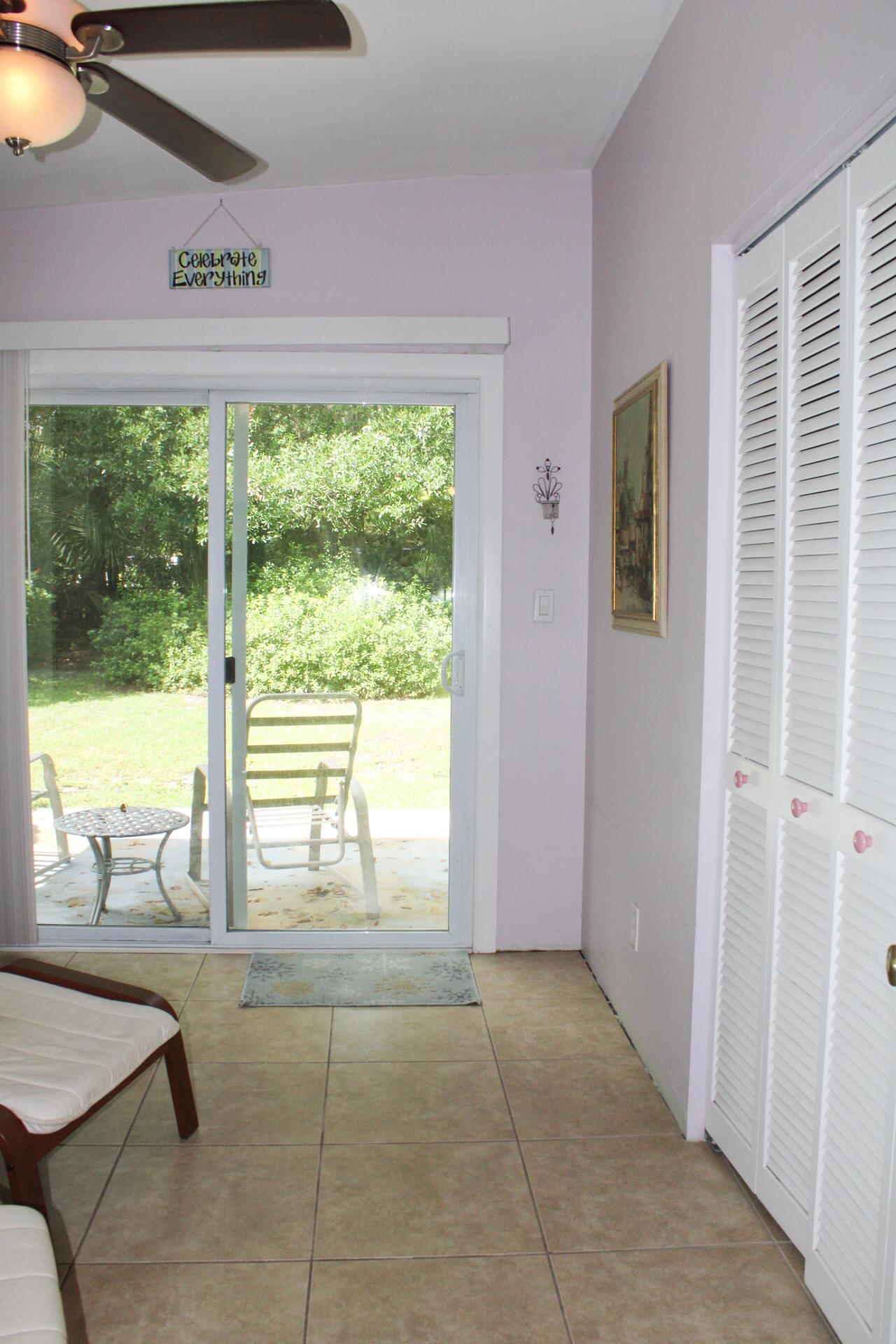 248 Spring Street St. Augustine, FL 32084 - Photo 28 of 50 a room with a large window