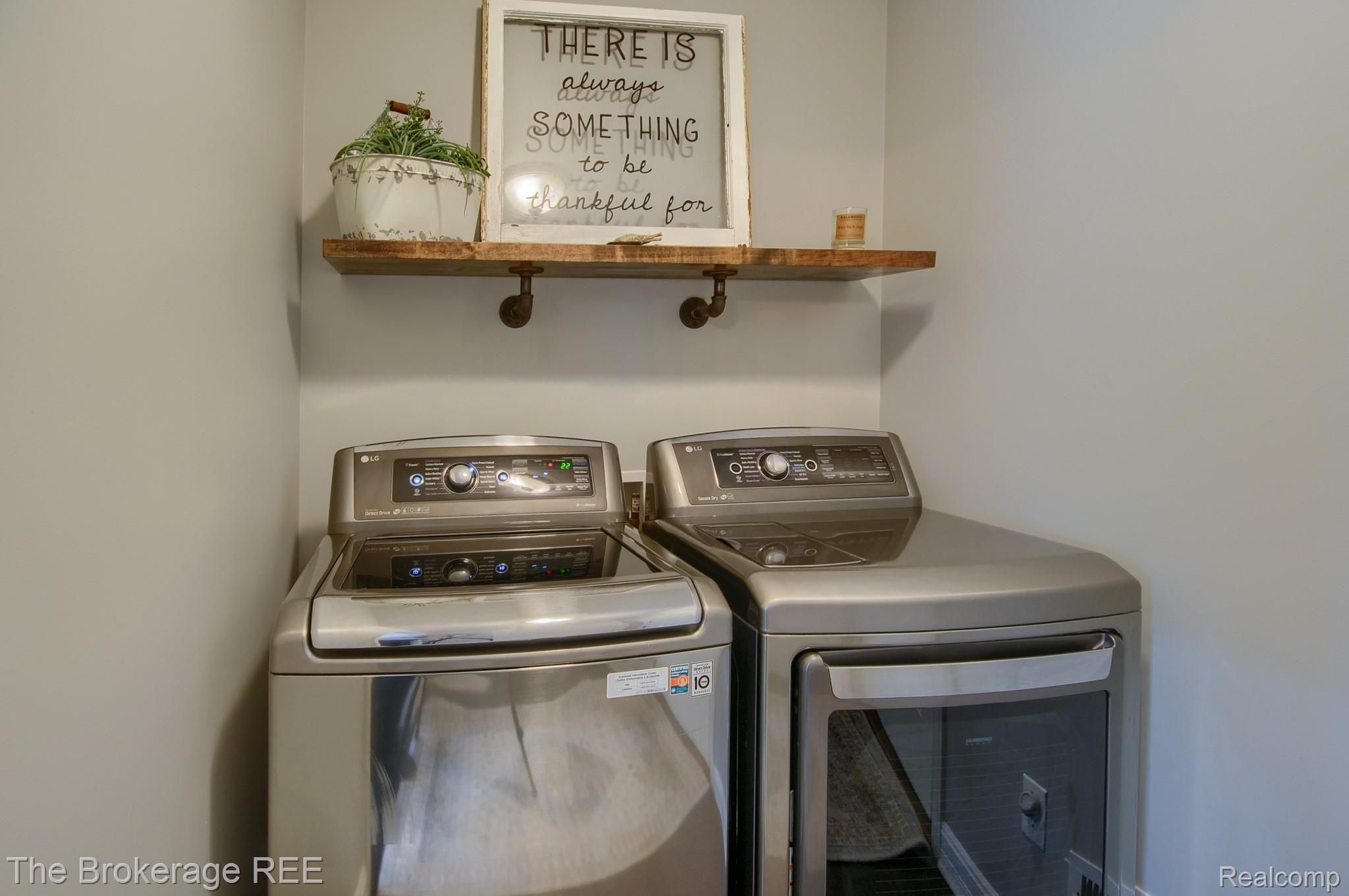 6321 East River Road Flushing, MI 48433 - Photo 30 of 49 DSC_7030-HDR(5).jpg