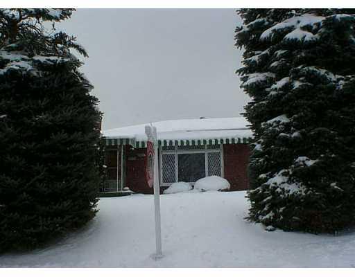 1606 Hollyrood Road Baldwin, PA 15227 - Photo 1 of 4 Exterior Front.