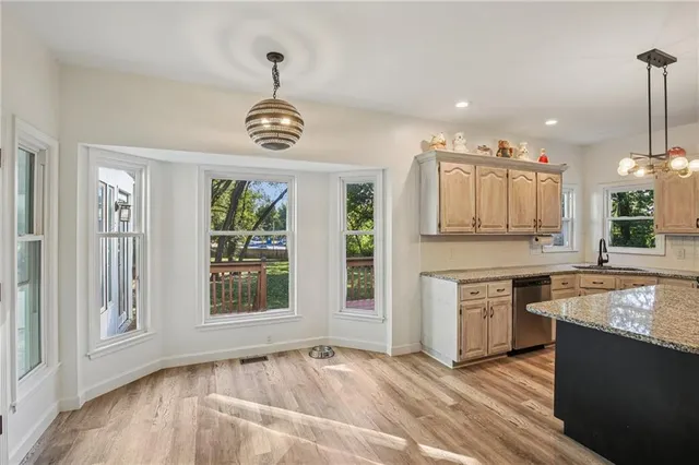 $444,000 | 3225 Meadow Road, Leavenworth, KS 66048