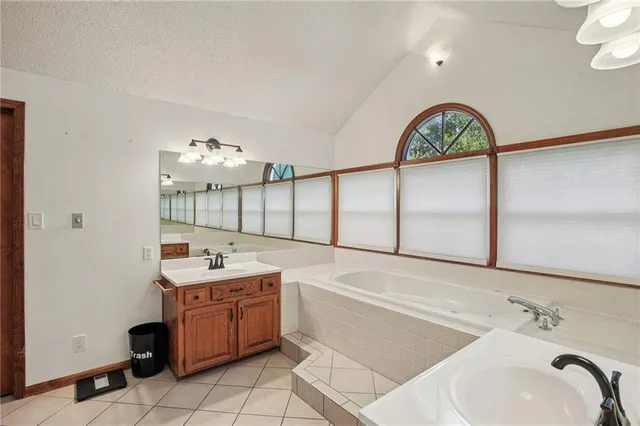 $444,000 | 3225 Meadow Road, Leavenworth, KS 66048