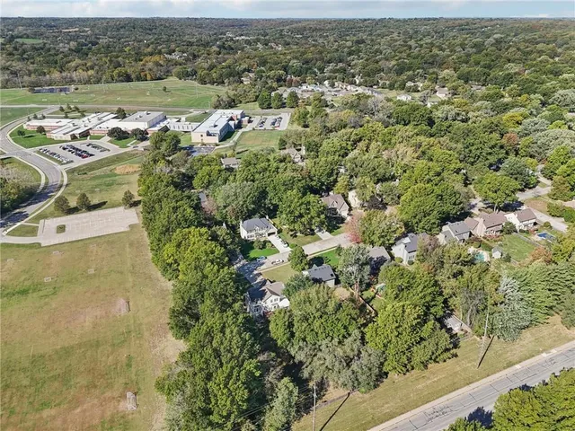 $444,000 | 3225 Meadow Road, Leavenworth, KS 66048