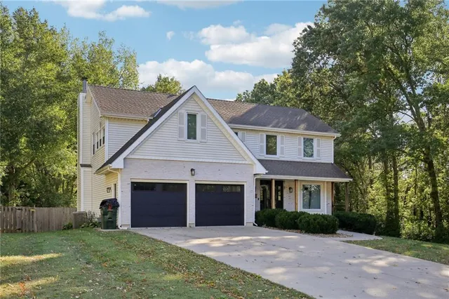 $444,000 | 3225 Meadow Road, Leavenworth, KS 66048