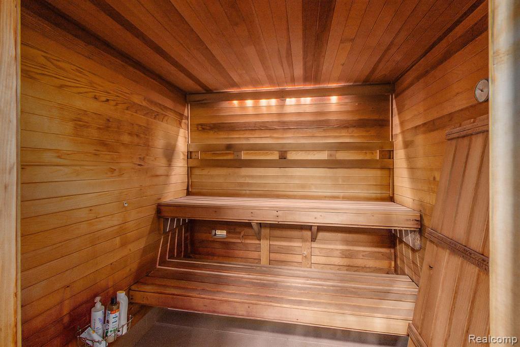 8472 Maltby Road Brighton, MI 48116 - Photo 22 of 36 Gallery Image 22